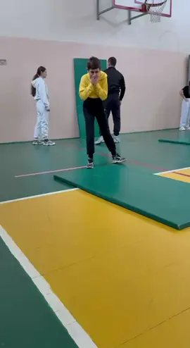 @Kote#свернулсякаккнижка#