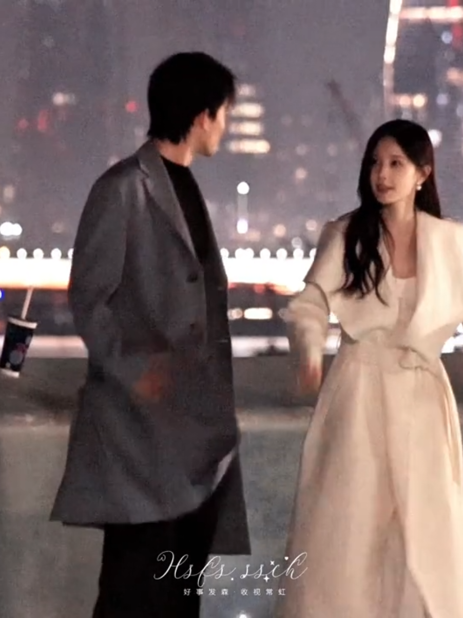 Đây chính là cái vibe nam nữ chính nhảy múa dưới màn đêm mà tui mong chờ luôn á🥹Lãng mạn quá Sâm Đồng ơi😘 #thuonghoasam #changhuasen #lynhatdong #liyitong #mynhandu 