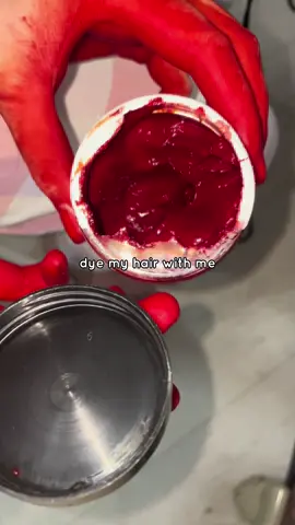 i’m lwk glad it’s not permanent 😭 #curlyhair #manicpanic #redhair #viral #fyp 