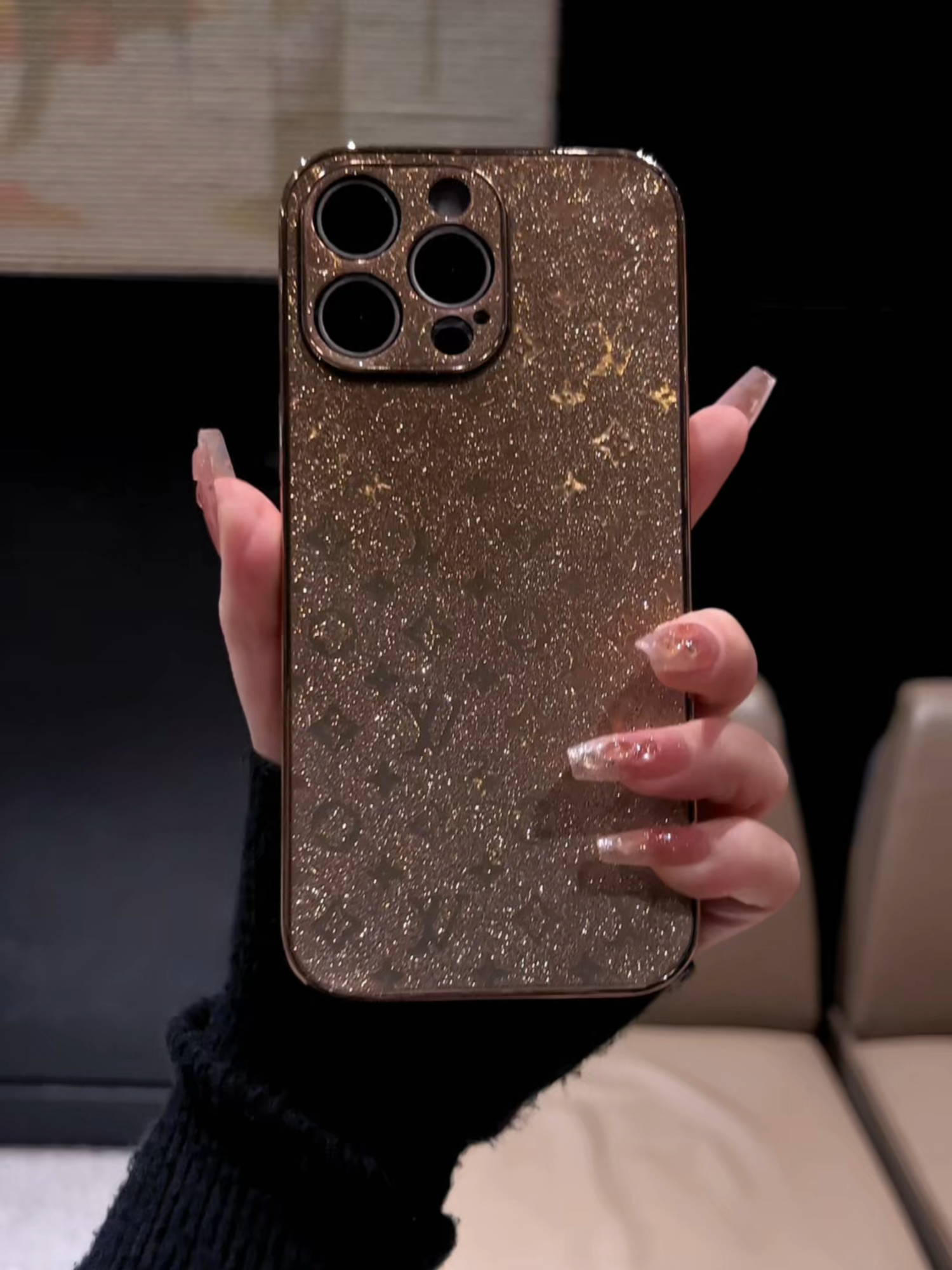 Gold Glitter LV Phone Case: Luxury in Every Sparkle! ✨#fyp #tiktokshop #dealsforyoudays #phonecase #kawaii #trendy #shopping #TikTokMadeMeBuyIt #gifts #iphone #caseforiphone #iPhone17 #trending #LV