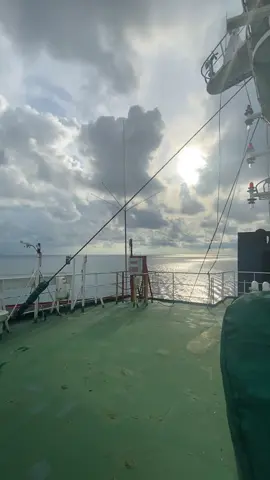 Mati tanam😂 #fyppppppppppppppppppppppp #sea #tanker #sky #foryoupage❤️❤️ 