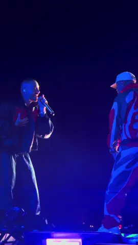Hasta las 6 am Farruko ft J Balvin esta noche en el cierre del Flow Fest 2025 🔥   @FARRU @J Balvin  #reggaeton #fyp #jbalvin #parati #farruko 