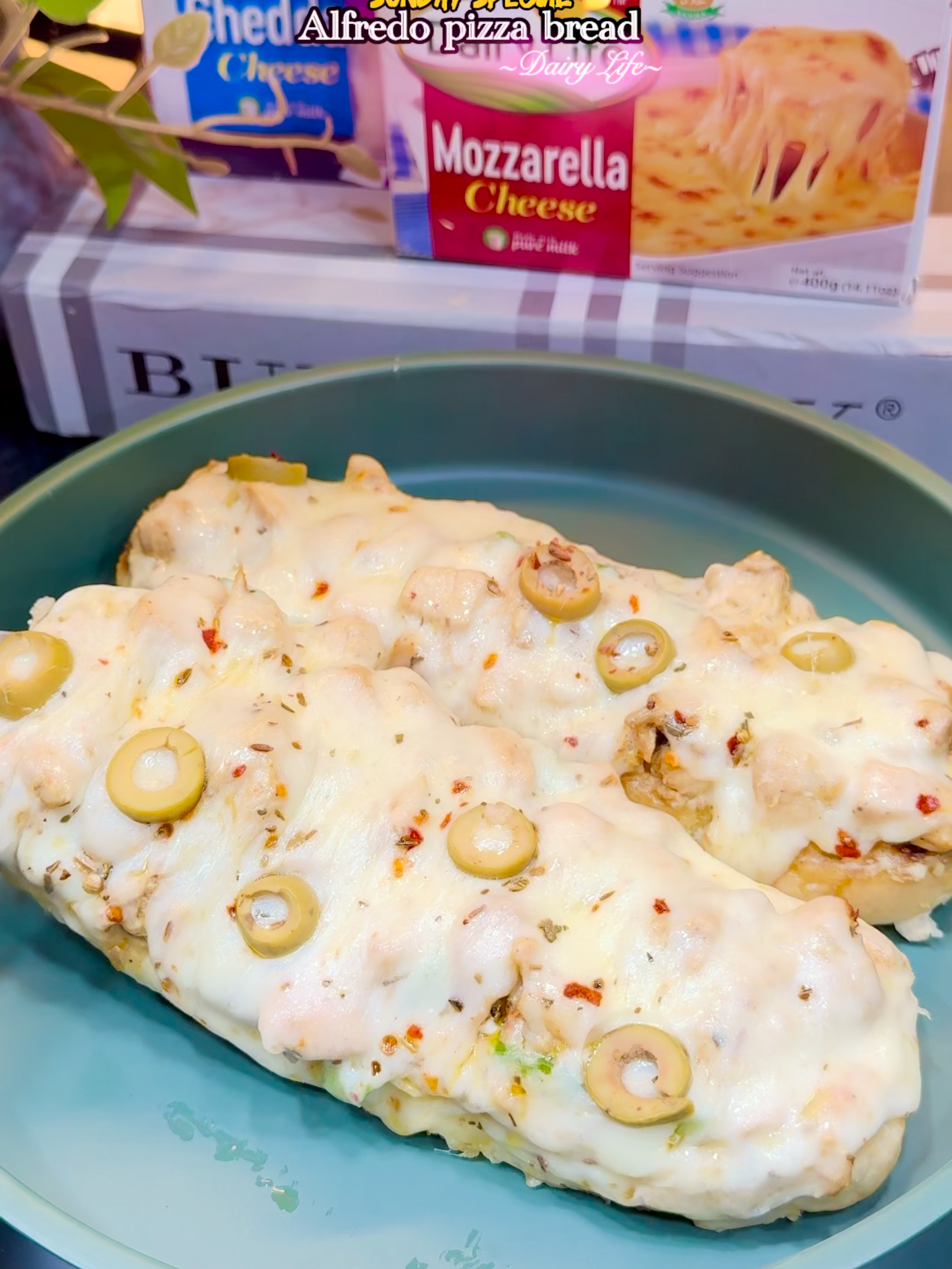 Alfredo Pizza Bread #lunchideas🥗🍉 #dinner ideas #dinnerideasforkids #breakfastidea #viralvideos #chesse #dairylife