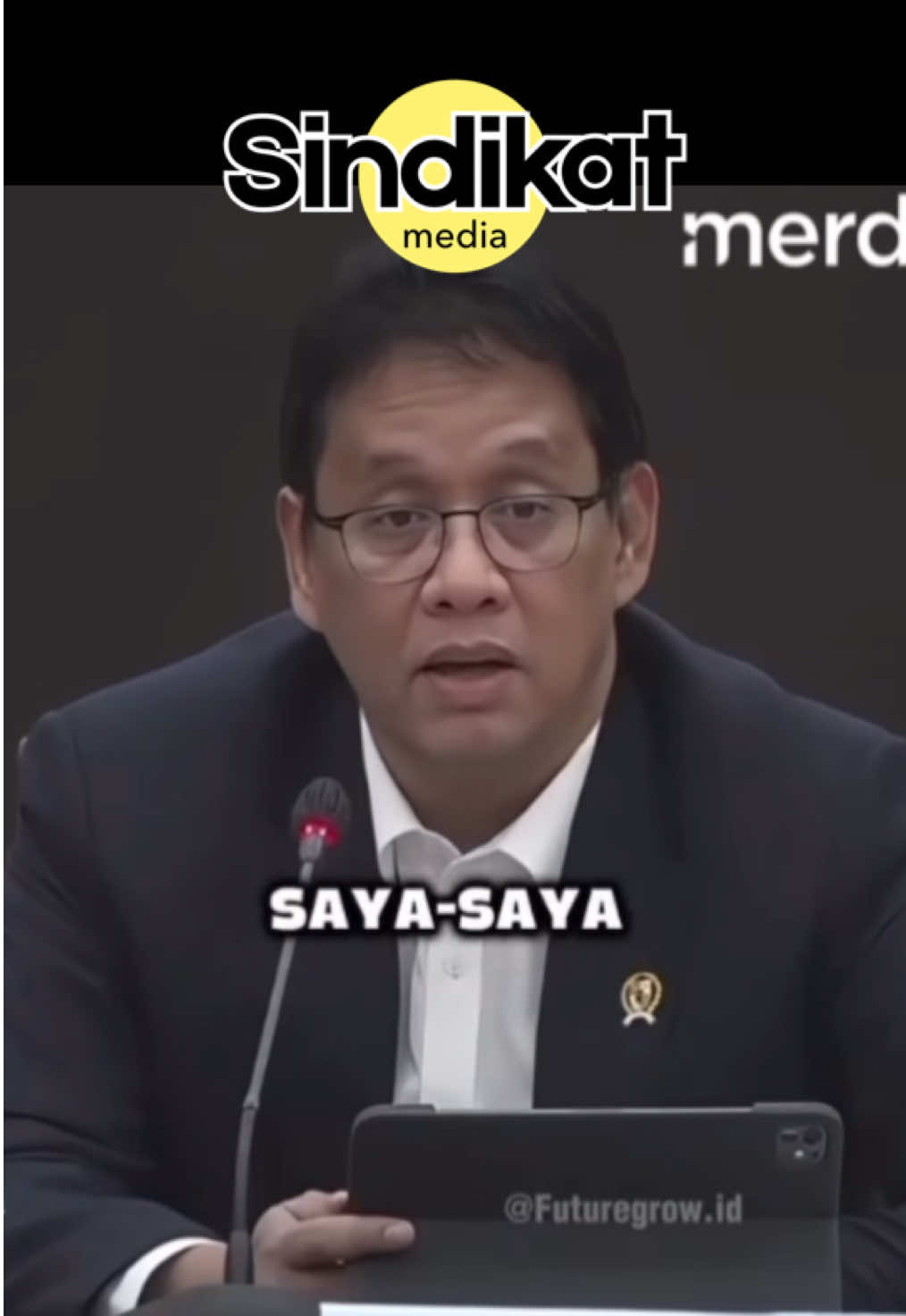 Kalau menurut teman-teman gimana nih? Perlu impor baju bekas ngga supaya budaya thrift tetap ada ?  #thrift #bajubekas #videoviral #videofyp #purbaya