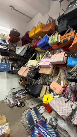 Can’t make it to canal street?  Order with me today.  All items listens are Available for purchase.  I ship within the USA.  Affordable prices!  Best quality!  -#designerbags #canalstreet #affordableluxury #placeordernow #canalstreethaul 