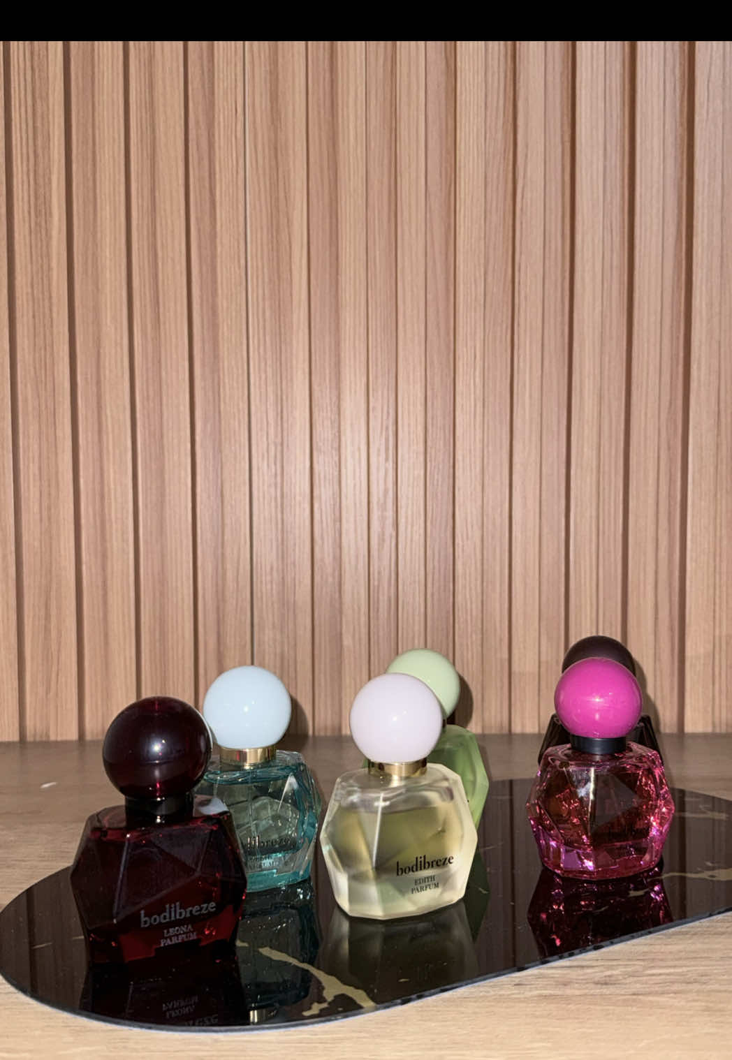 cobain the whole variant dari Bodibreze hari ini, Edith & Leona,   2 ini wajib masuk ‘starter pack’. beneran, wajib. wanginya exclusive expensive dan stay long last with me up to 12 hours! 