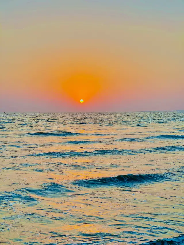 غزل ارماني كور كننبي اوسيزي ارماني كورته راحي حينى خلق بي تپوسه د زركي كورته راحي دروازه يبي راته لركره ويل يبي مور درته غصه ده په دي نيمو نيمو شپو خو ليوني كورته راحي ستا د حسن به حه وايم كه كوه قاف ته جرته لاربى دا مبى واوره درسره به بناپيري كورته راحي خيل بجي به ورته داسبى د پردي په شانتى كوري خوك جبى مونز غوندي ملكرو عارضي كورته راحي جبى دمينى ناكامي يى دخيل كلي نه بهر كري هغه خلق خه زوندي وي بس زوندي كورته راحي حنكه زره نه به مبى وحي هغه يبغله جبى ويل يبي زه دي مره شم كه هغه مبى په مركي كورته راحي ستا منصور كلي كي نشته ستا