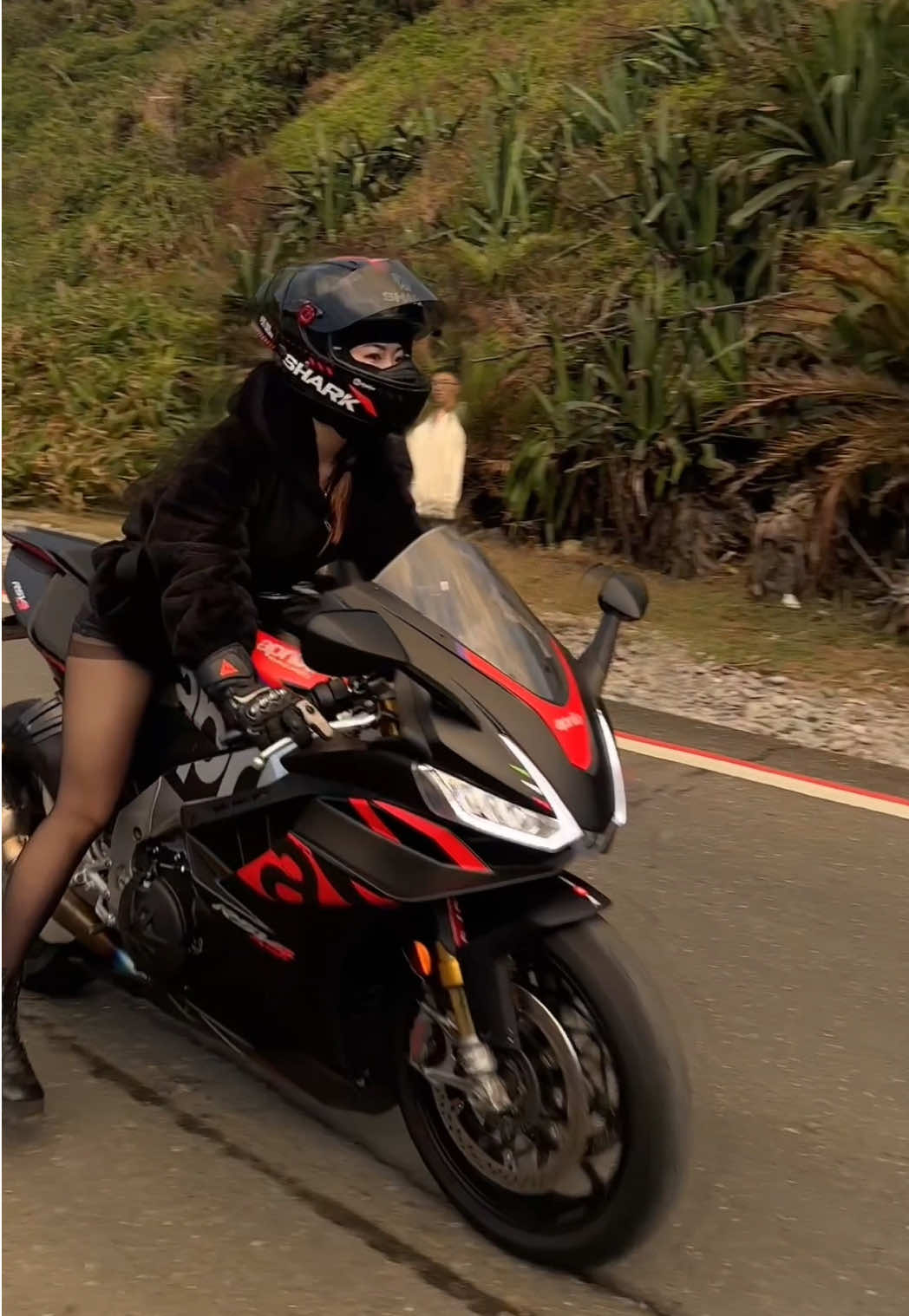 早說過 有些感覺就只有我能給 #重機 #apriliarsv4 #旭海 #motorcycle #CapCut 