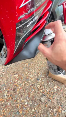 Nak bagi getah & plastik nampak fresh? Spray ni settle 💯 #spray #sprayinnermotor #rubberplastic #fyp 
