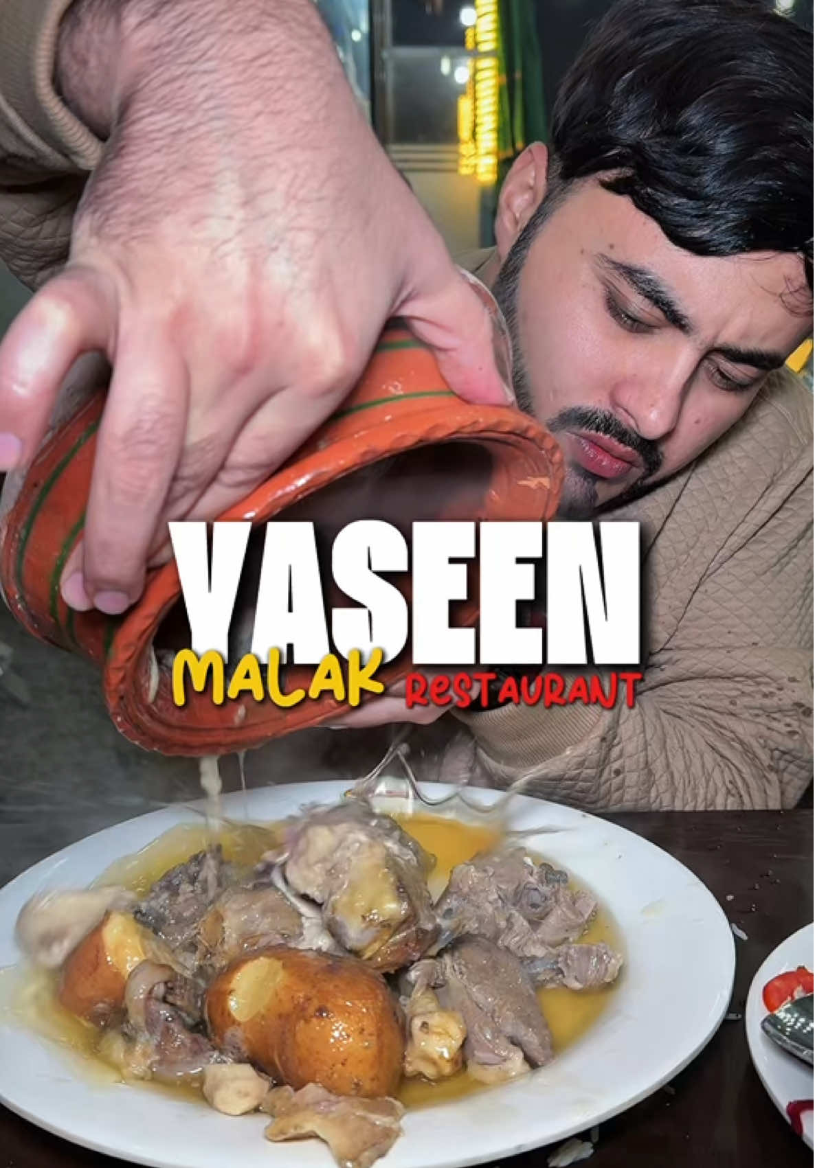 One of the affordable deal in all over the world  !  Just in 3000 | a lot of food for 3 to 4 persons | at yaseen malak restaurant , Mardan .  #shahzadkhalil #viralvideos #yaseenmalakrestaurant #mardan #foryou 
