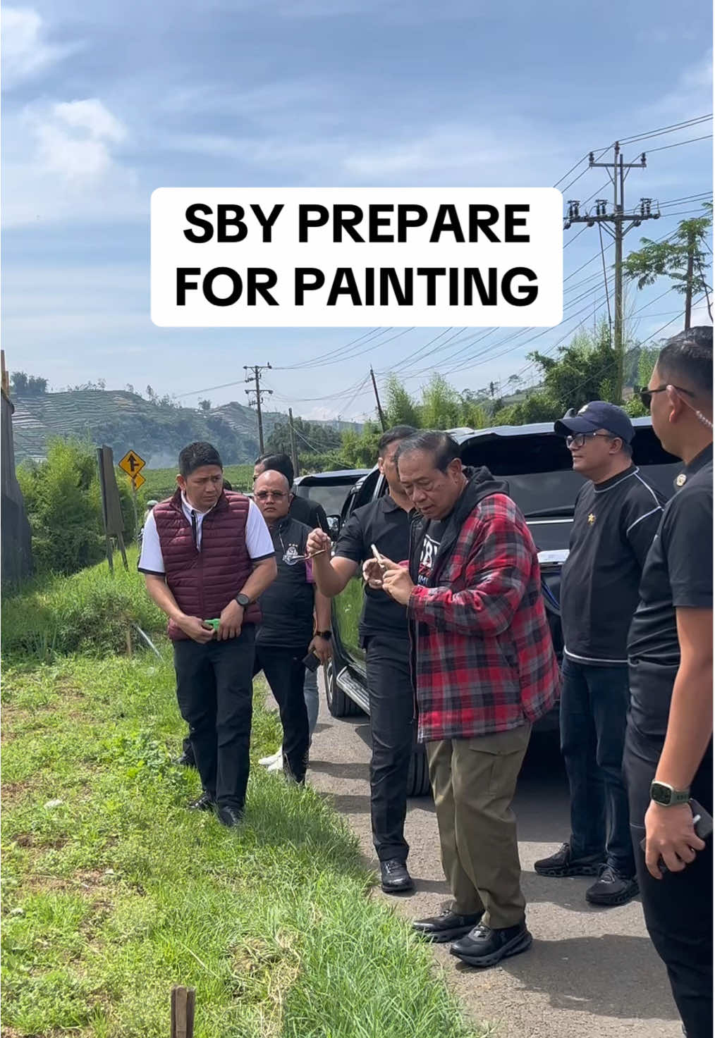 Persiapan melukis di Dieng 🎨🖌️ #presiden #sby #painting #dieng #fypシ 
