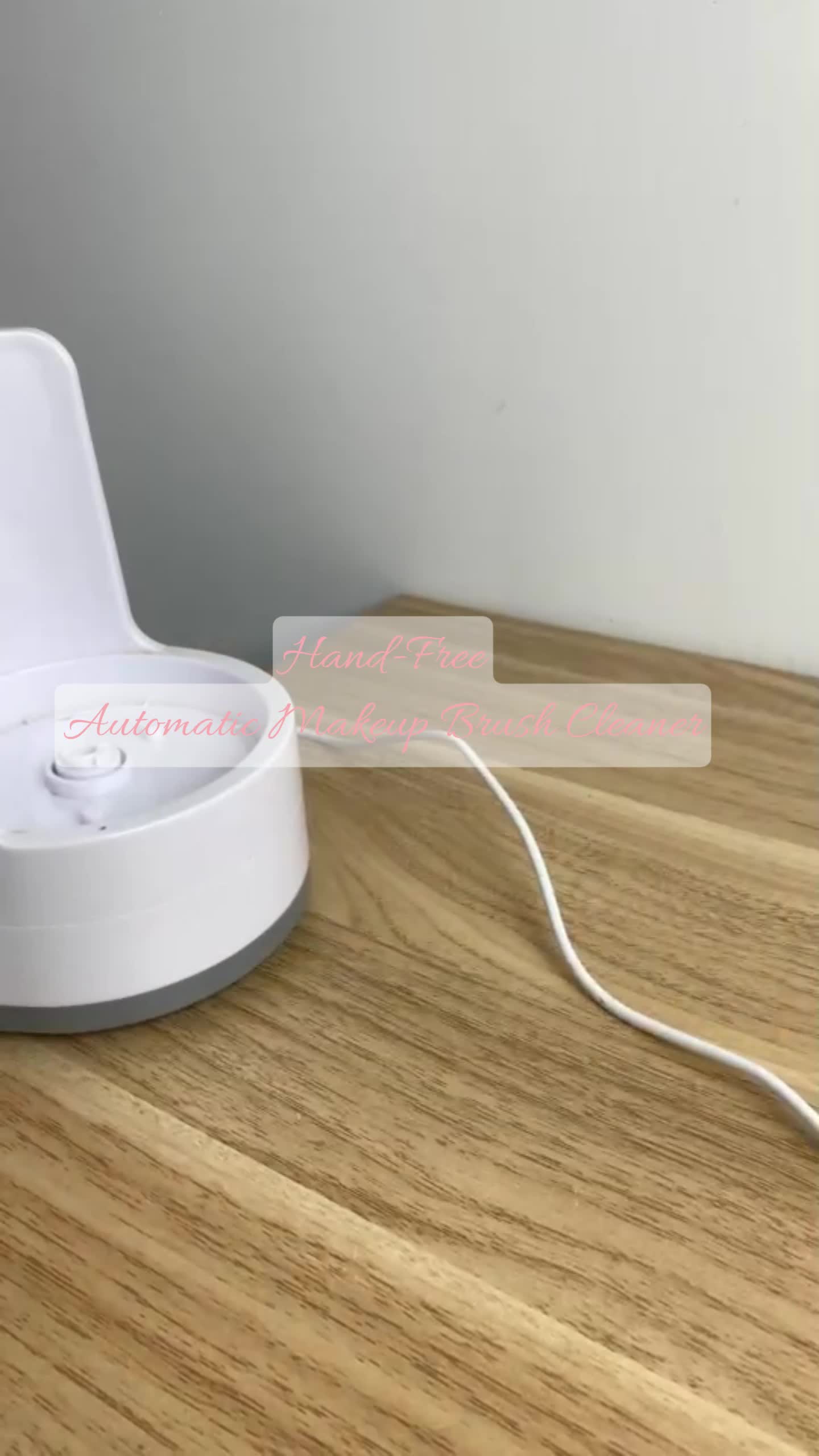 Cleaning your brush is a hassle until you have this automatic makeup brush cleaner! 
#TikTokShopBlackFriday
#TikTokShopCyberMonday
#spotlightfinds 