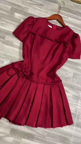 Váy xoè đỏ xinh #vayxinh #vayditiec #thoitrangnu #macdepmoingay #fyp 