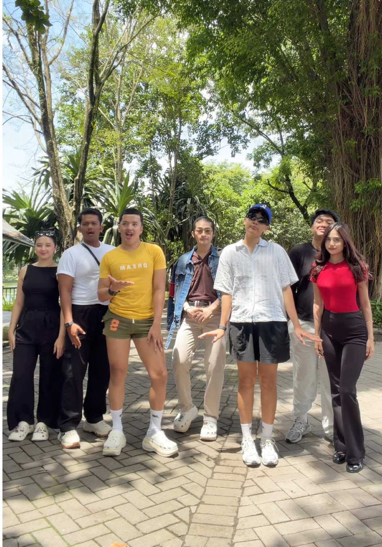 hari ini main ke gembira loka yeyyy