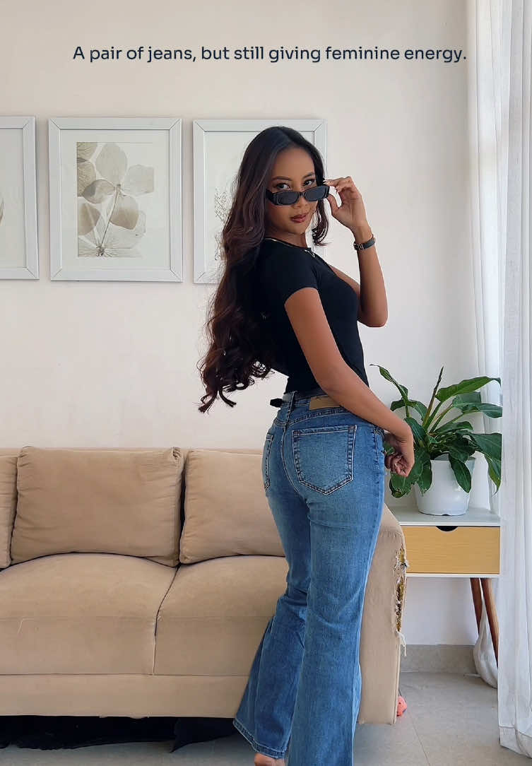 Salah satu Joybasic Denim Series yang sold out-nya cepet banget! Kamu yang mau check out, langsung join LIVE yah 💃🏻🛍️✨💙 #premiumquality #basics #sale #denimjeans #jeans 