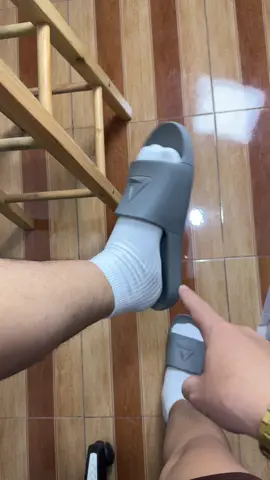 original slippers from peak #peak #slippers #slippersformen #slippersforwomen #comfyslippers 