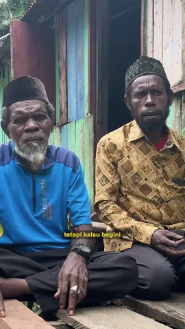 Masjid ini akan berdiri dari tangan-tangan terbaik: tangan kita. Bantu saudara Papua yuk! Klik bio ya.