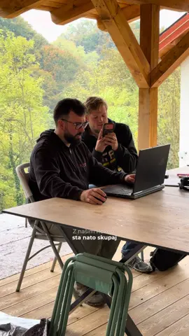 PART 2: 3d izris kuhinje pri @Amerikanac 💻✍🏽. Je bil kar izziv kuhinjo pravit v tako majhen prostor pa da ima vse kar potrebuje za vsakodnevno kuho. 😀  Imamo pa se eno majhno tezavico, kako bomo zrihtali dostavo? 🤔🚚 #justusreid #kuhinja 