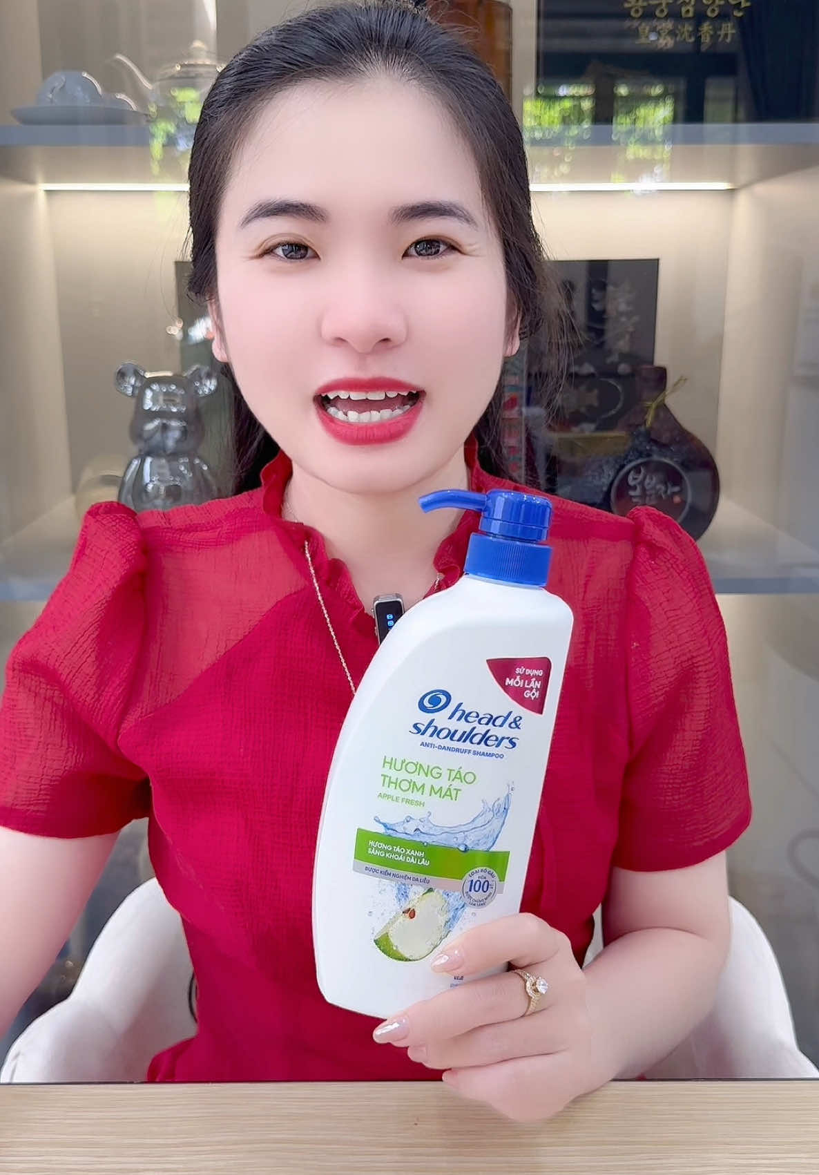 Dầu gội hương táo mát lạnh #daugoi #headandshoulders #nganrungtoc #weebuild 