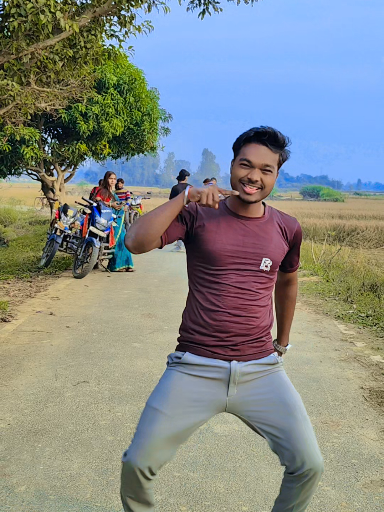 #DanceVideo Dili Me Serbisha Karata  Jawani Hamar Miss Karata #rpsdancerofficial #rpsdancer #viralreels #creatorsearchinsights 