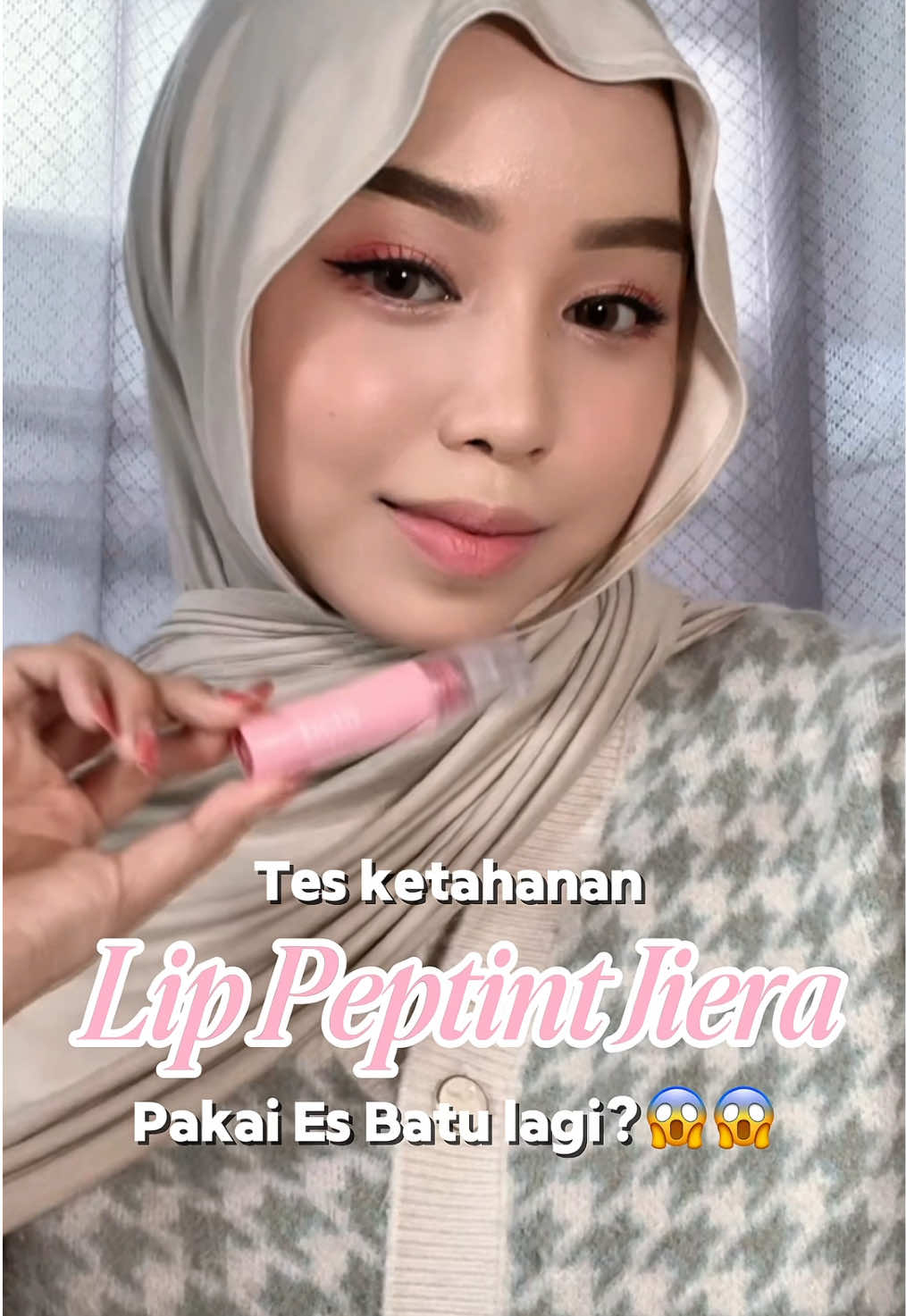 udah pakai esbatu, digosok-gosok masih tetep stay⁉️😱 #LembabNoBeban #LipTinTEsBatu #foryourpage #liptintviral 