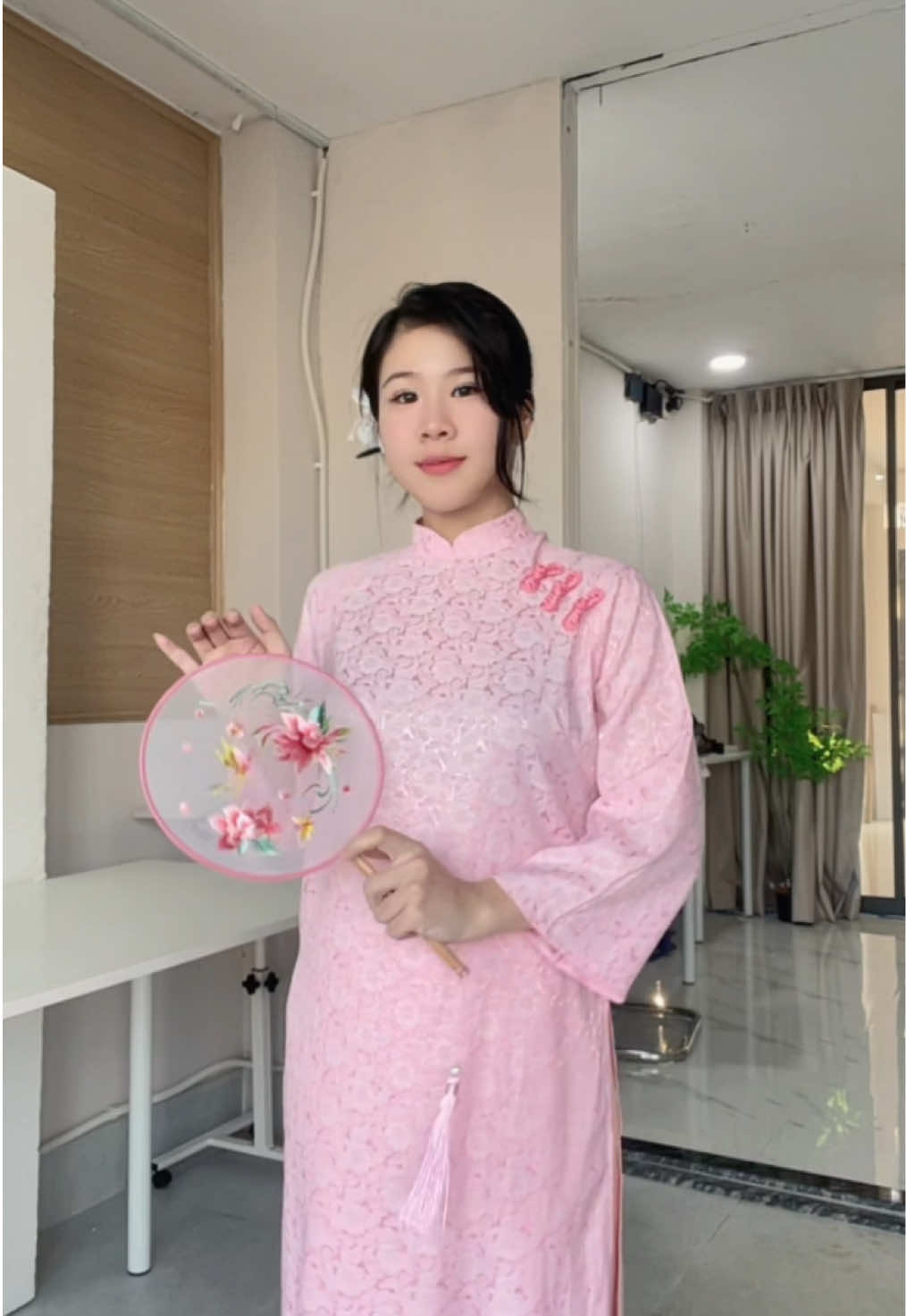 Nhẹ nhàng nữ tính- Áo Dài Việt Nam #aodai 