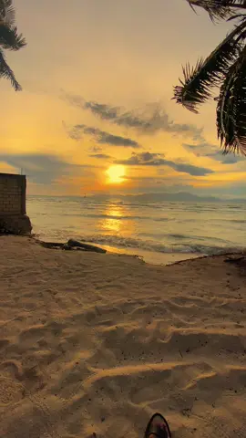 Pantai + musik timur 😋 #fyp #fypシ #pantailabobo #butonpride🏝 