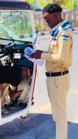 Policeku Waa ilaliyaha nafta io Maalka muwadinka markasta waxan diyaar Garow ugu jirna inan si hufaan ugu shaqayno bulshda an dharta umarnay I.n ilahna wanala garab galaya#puntlnd police force#updip4zid #puntlndpoliceforce 