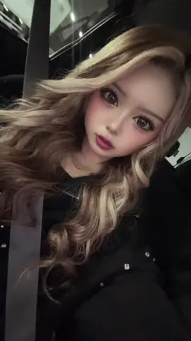 久々に200°で髪巻いたら1日中巻き取れなかったけど髪終わった。