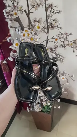 NURIA sandal wanita jepit premium sandal teplek cristal#mutiaraimportmodelterbaru #cantikgakadabatasan 