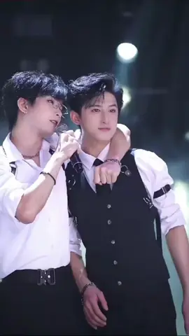 นั่งเช็ดน้ำตาไปแล้วหนึ่ง ฉันก็คิดถึงทีมนี้ไม่แพ้คุณเฉินเลย😭😭😭