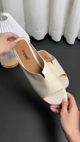 Sandal wedges wanita dari Donatello #sandalwanita #sendalwanita #sandalcewek #donatello #wedges 