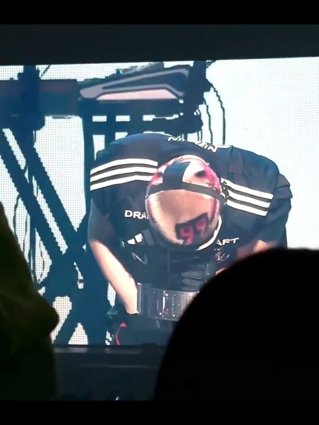 I’m so incredibly proud of you, Choi Hyunsuk. You truly did so well. Please don’t apologize if you feel like you didn’t give your full 100%—because to us, you already poured your heart out and it showed. You deserve to rest now. Take care of yourself and stay healthy. #CHOIHYUNSUK #최현석 #treasure #트레저 #teume @yg_treasure_official 