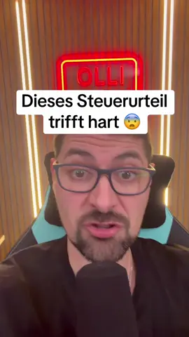 Deutschland kassiert sogar dann Steuern, wenn der Wohnsitzstaat gar nicht besteuert ⚠️. Der BFH hat im Urteil vom 3. September 2025 (X R 1/24) klar entschieden, dass das Besteuerungsrecht an Deutschland zurückfällt, wenn der andere Staat bestimmte Einkünfte faktisch komplett freistellt. Viele Betroffene hatten sich voll auf diese ausländischen Steuerregeln verlassen und ihre Lebensplanung darauf aufgebaut. Jetzt zeigt sich, dass die deutsche Steuerpflicht trotz Auswanderung weiter bestehen kann 💥 #finanzamt #steuern #rente #rentner #steuer 