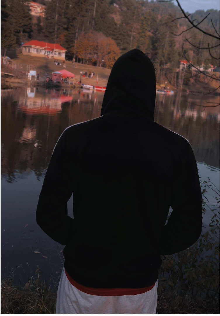 Lost my self so much I don’t even know who I am anymore 🖤😑—————————————————————————————— . . . . . . . #رياضة #workout_gym #تمرين #sadvibes #fpy 