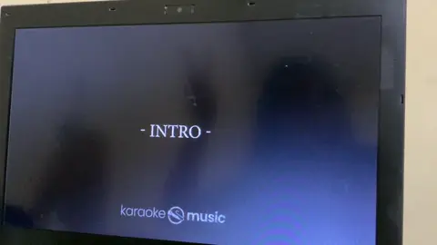 Sebenernya ini bts tapi lucu ada notif dari kekasih pas lagi tag video kasih putih🤏🏻 #fyppppppppppppppppppppppp #xyzbca #cover ##foryoupage #kasihputih 