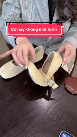 Mua giày cỡ này không bị mất form #vyvyreview #muataitiktokshop #giaybupbenu #giaybupbe 