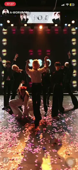 Noah lôi Veen dô mà tưởng đâu bắt Veen sang Cam không á=)))  Hôm nay có Skyled rồi, mọi người nhớ ra checkin nho❤️  #aworld101 #fyp 