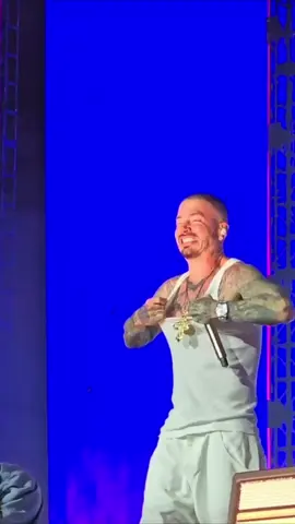 Así cierra j balvin su presentación en el Coca-Cola flow fests 2025 #jbalvin #cocacolaflowfest #reggaeton #concierto #festival 