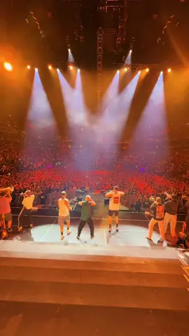 Das schaffen wir Zusammen! 🙌 Danke @Querbeat dass ihr in Köln mit uns die Bühne zerlegt habt  🫶🏼