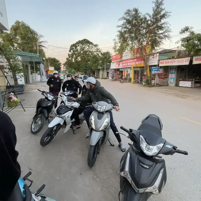 Đứng trước tương lai, chỉ có mạnh mẽ mới sống sót.