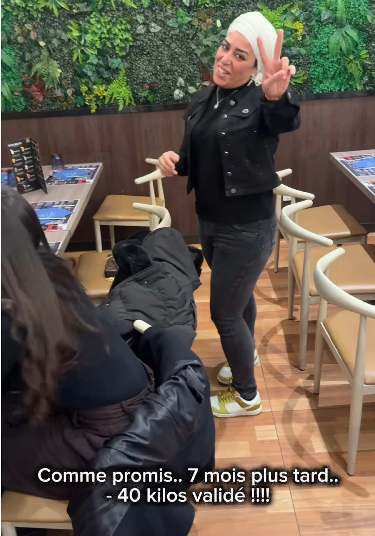 Le Ebook ne ment jamais, -40 kilos en 7 mois ! Les résultats sont à la hauteur de ces efforts, on peut féliciter cette bombe ! Le travail n’est pas encore fini mais on a déjà parcouru un bon chemin 