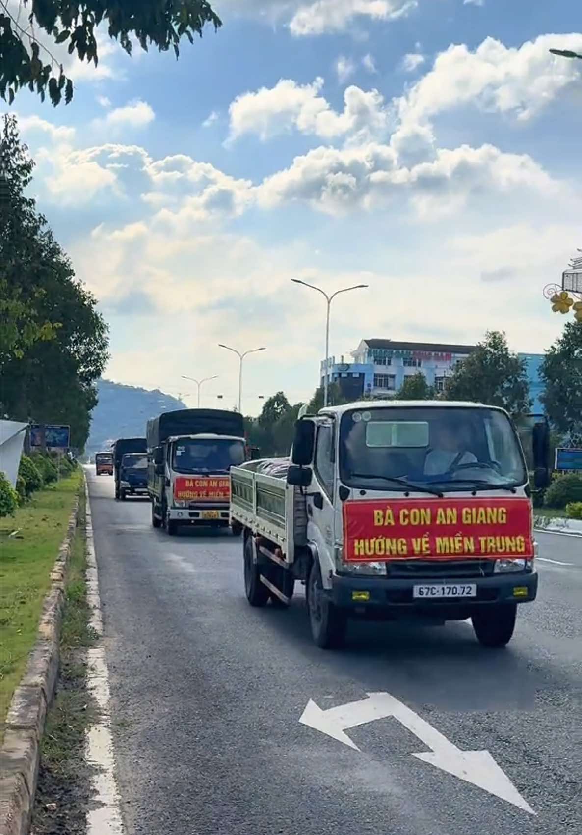 Đồng Bào An Giang hưởng ứng cùng Đất Nước hướng về miền Trung ruột thịt. #thanhphochaudoc #AnGiangHuongVeMienTrung #xuhuongtiktok #phuongchaudoc 