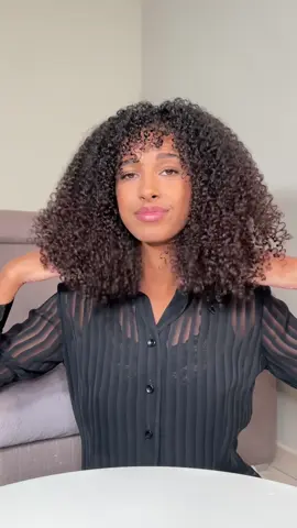 Je répète : moins de 30€ la routine boucles voyage 😭💗 -30% sur TikTok Shop → 28€ C’est un oui ou un grand oui ? 👀✨ #Luxéol #routineboucles #curlyhair 