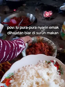 siapa yang sering gini, pura pura nyari emak biar ditawarin makan #hajatan #motss? #4upage #fypage #lewatberanda