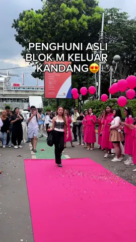 Penampakan penghuni blok M ternyata bidadari cuy😭 #fyp #viral #parfumgenz #parfumtahanlama #parfumboba 