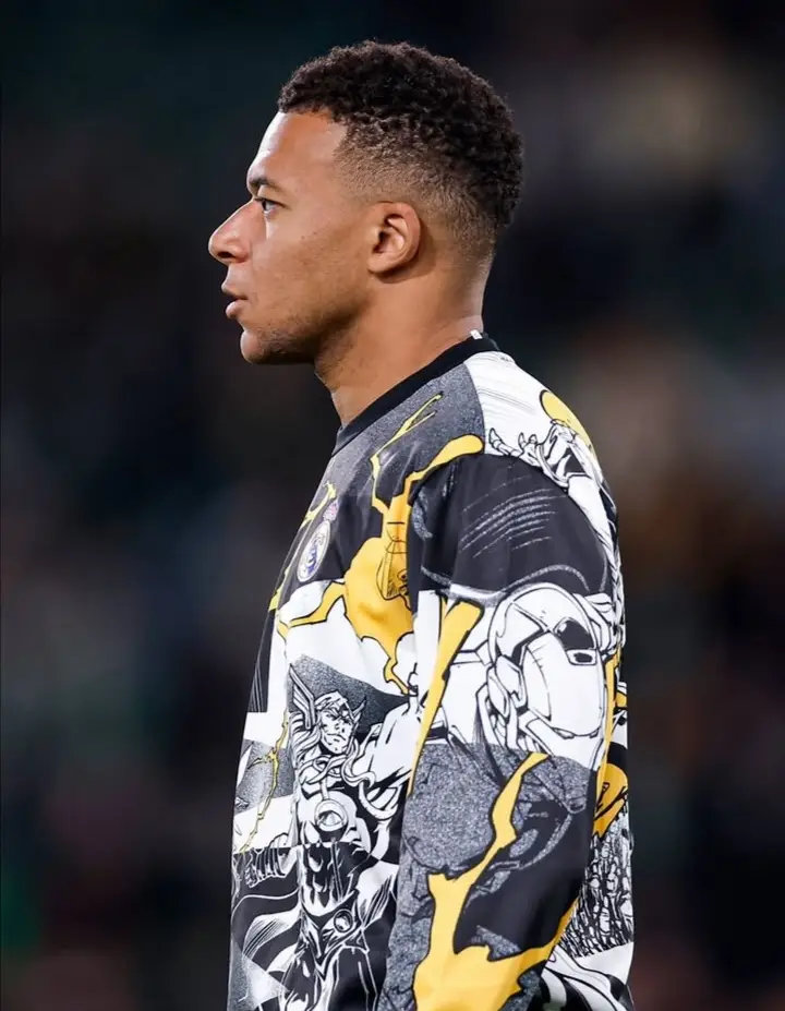 This  team was really doing good scoring 5,4,- 3 goals until.....🥀🥀🥀 I just can't recognise this team anymore  3 winless games damn that's embarrassing changing formation every game it's not something OK. Playing Arda deep just to make someone happy that won't help at all sadly vini is no more kylian don't piss me off trent can't defend for life dean I have no words for you bellingham just looking busy at the pitch as always Asensio keeps making mistakes and you gonzalo you should have scored that 😡 and for xabi and the rest let me keep quiet #mbappe #madrid #Kylianmbappe #xabialonso #fyp 