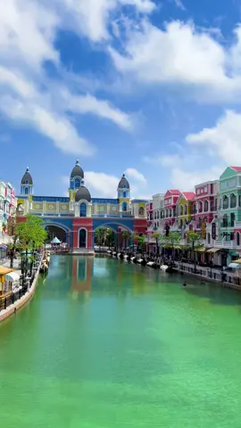 Grand World xinh đẹp như một bức tranh rực rỡ, không chỉnh sửa không filter mà đẹp cỡ này nè 🥰 #dulich  #travel  #phuquoc #xuhuongtiktok  #grandworldphuquoc 