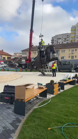 Statuia lui Mihai Viteazu a fost pus pe postament in Zalau