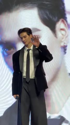 ตัวพ่อ วิชวลสาขาไทยแลนด์ ✨💕 #BOBBIBROWNXKENGNAMPING #ใกล้กันแบบREALSKIN #BOBBIBROWNTHAILAND #KENGNAMPING  